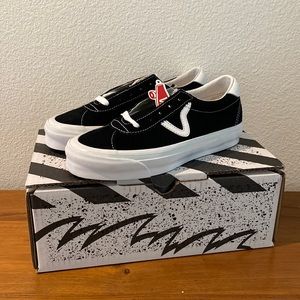 Brand New Vans OG Epoch LX Womens size 7